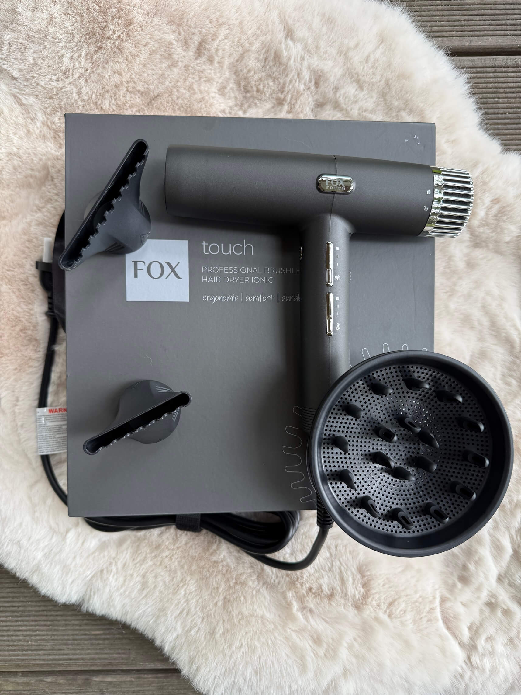 Fox touch Suszarka do włosów z jonizacją i dyfuzorem 1800w + szczotka